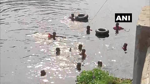 NIA takes Sachin Waze to the bridge over Mithi river in Mumbai's Bandra Kurla Complex in connection with the probe of Mansukh Hiren death case. (Photo | ANI/Twitter)