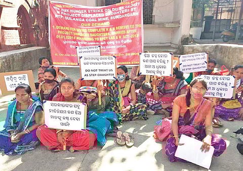 Women staging protest at NTPC’s Dulanga mining office | Express