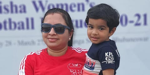 Sudipta Dash with her child. (Photo | Shamim Qureshy, EPS)