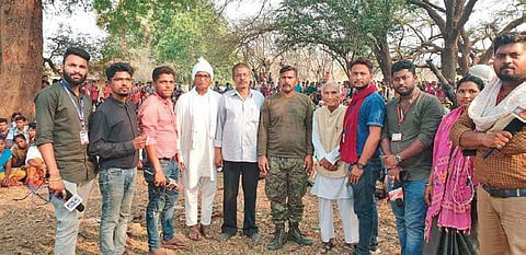 Telam Boraiyya (turban), Dharampal Saini (5th from right) ensured the release. (Photo | K Shankar, EPS)