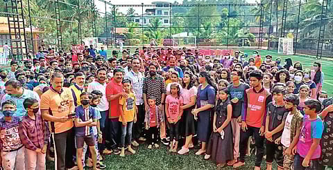 Sooraj with sports trainees and parents