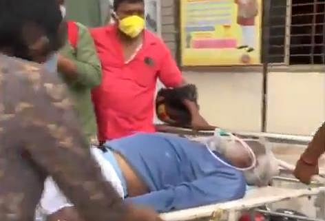 While coming out of the hospital with the dead body, the family members came across the minister who was also coming out of the hospital.