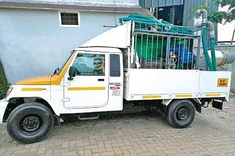 The Chanaka Vandi conceived by Pradeep dries cowdung and makes it into powder that can be used as fertiliser