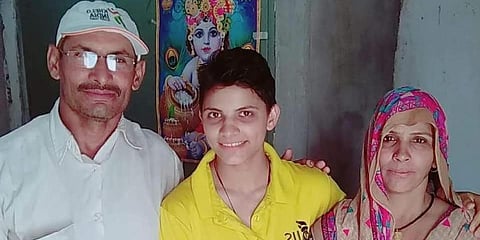 Poonam Poonia (C) with her family. (Photo| Instagram)