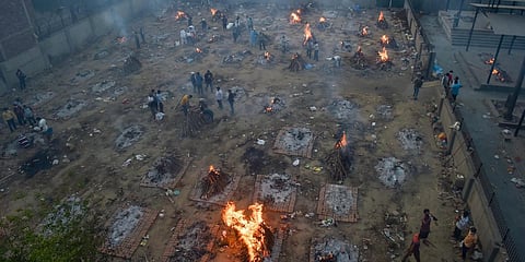 Mass cremation of COVID-19 victims at Old Seemapuri Crematorium as coronavirus cases surge in New Delhi, Friday, April 23, 2021. (Photo | PTI)
