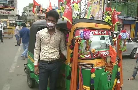 Ravi Agrawal, who is also pursuing his B. Com from Ram Lakhan Singh Yadav College in Ranchi (Photo | Special arrangement)