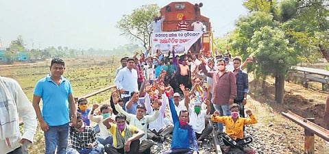 Members of Thermal Bachao Action Committee staging rail roko at Talcher | Express