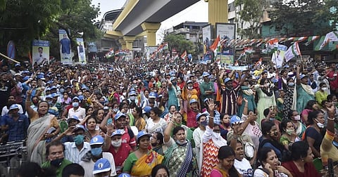 Crowd of supporters during West Bengal Chief Minister and TMC supremo Mamata Banerjee's election campaign rally. (Photo | PTI)