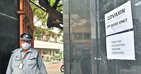 Vaccination against Covid-19 halted at a session site in Vijayawada after it ran out of stock. (Photo | Prasant Madugula, EPS)