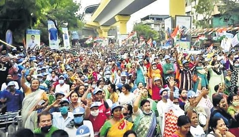 An unregulated crowd during a political rally in West Bengal. (File photo)