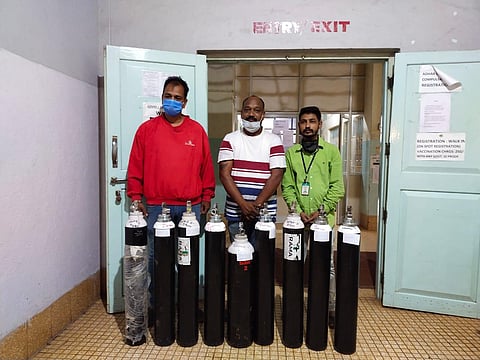 Social worker Santosh Darekar and Surendra Angolkar arranged nine cylinders at the private hospitals after oxygen gone dried up in the hospital.