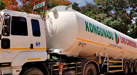 The oxygen tanker waiting at the KIMS hospital premises in Hubballi (Photo | Express)