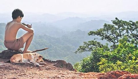 Still from Neeli Hakki (Blue Bird)