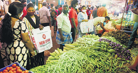 People throng Koyambedu Vegetable Market ahead of intense lockdown. (Photo | R Satish Babu, EPS)