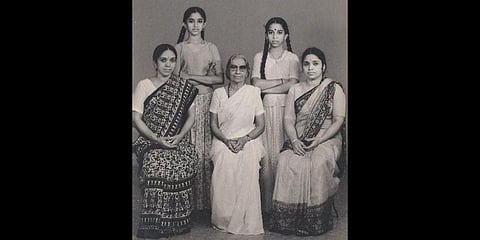 From left to right: Kalasree Sreedevi Rajan, Smitha Rajan, Sandhya Rajan, Kala Vijayan. At the centre is Kalamandalam Kalyanikutty Amma