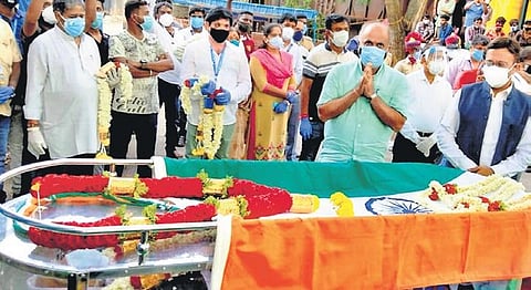 His mortal remains being taken for cremation | KPN, SRIRAM BN