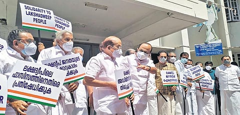 UDF leaders MM Hassan, Oommen Chandy, PK Kunhalikutty, VD Satheesan, AA Aziz, PJ Joseph, NK Premachandran, Anoop Jacob, Johnny Nellore and Ramesh Chennithala protesting against Praful Patel | BP Deepu