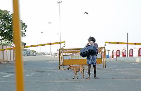 These unprecedented times have crippled the life of many daily wagers, leaving them on the streets with no work or proper shelter. (Photo | Sunish P Surendran)