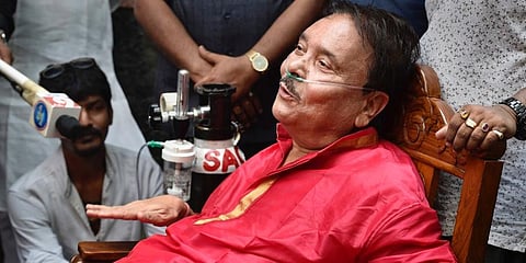 TMC MLA and former state minister Madan Mitra after getting bail in Narada case, in Kolkata on Sunday. (Photo | PTI)