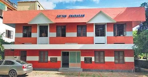 Sathyan Smarakam turns 35