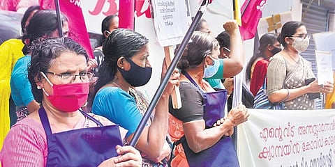 Members of the Self-Employed Women’s Association stage protest in front of the Secretariat in Thiruvananthapuram on International Domestic Workers Day on Wednesday | Vincent Pulickal