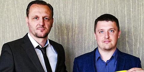 The new head coach of Kerala Blasters Ivan Vukomanovic (left) alongside Sporting Director Karolis Skinkys