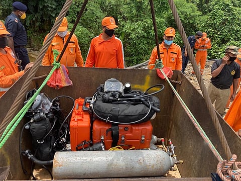 A 12-member Indian Navy diving team was pressed into action on 12th June to rescue the five miners.