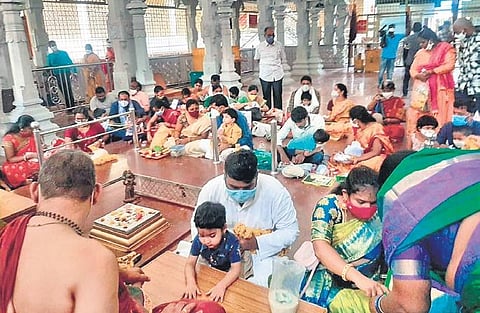 Priests perform ‘Vidyarambam’ for children at Basara temple in Nirmal district
