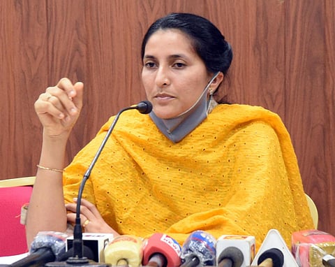 Athlete Mayookha Johny addressing media persons at Thrissur Press Club on Monday (Photo | Express)