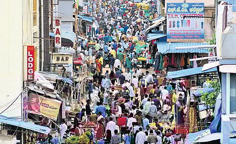 Covid-19 norms were thrown to the wind as people thronged Bengaluru’s Avenue Road on Monday | ashishkrishna hp