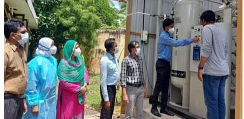 The officials concerned inaugurating the newly installed medical oxygen plant in Minicoy island on Monday. (Photo | Special arrangement)