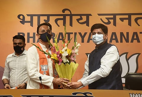 Congress leader Jitin Prasada join BJP in the presence of Piyush Goyal at BJP HQ in New Delhi on Wednesday. (Photo | EPS/Parveen Negi)
