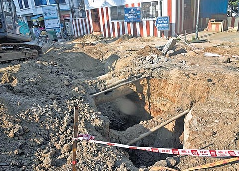 Sewer works underway at Nehru street in Adambakkam | Martin Louis