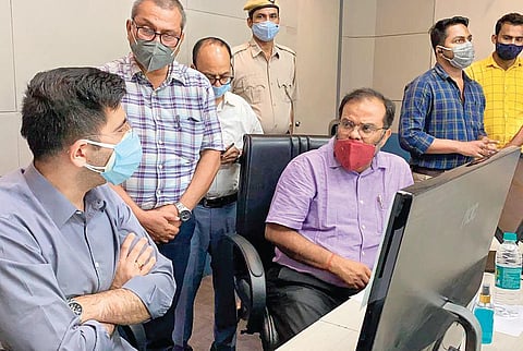 Raghav Chadha speaks to DJB officials during the inspection on Wednesday. (Photo| EPS)