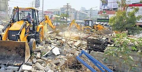The UN human rights experts called on India to halt the evictions of some 100,000 people - including 20,000 children - that began this week in the midst of monsoon rains. (File Image | Express)