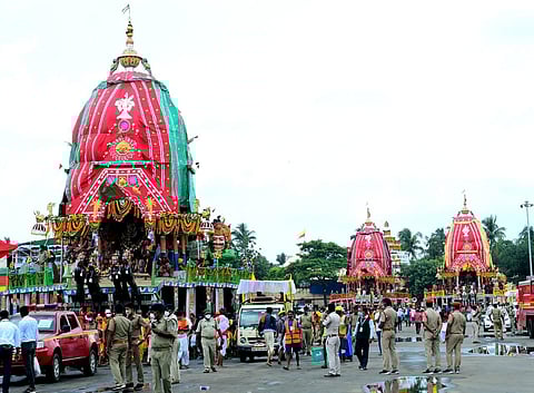 The festival schedule has been advanced by about four hours due to cooperation from the servitors and elaborate arrangements by the temple administration.