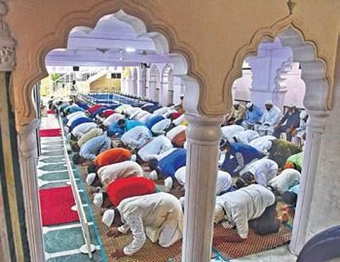 Muslims offer prayers on the occasion of Bakrid at Quba Masjid in Kalasipalya, in Bengaluru on Wednesday | SHRIRAM BN