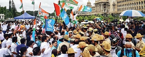 Snoopgate: Congress seeks judicial probe