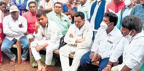 Ex-MP Pradeep Majhi and Congress leaders on strike in Jharigam block on Saturday, July 24, 2021. (Photo | Express)