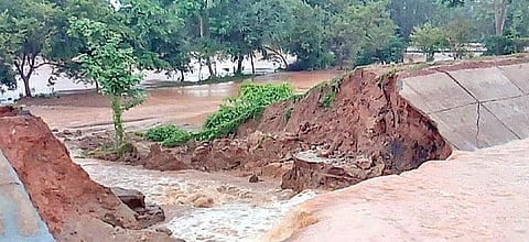 Breach in Indravati mega lift canal embankment. (Photo | Express)