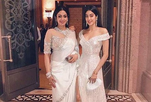 Janhvi Kapoor with late actress and mother Sridevi. (Photo | Instagram)