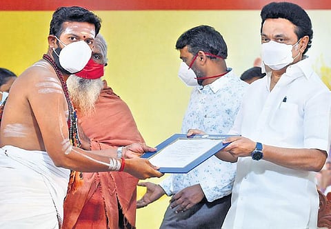Chief Minister MK Stalin handing over appointment orders to Thirukoil staff members at Arulmigu Kapaleeswarar Karpagambal Thirumana Mandapam in Chennai on Saturday | R Satish Babu