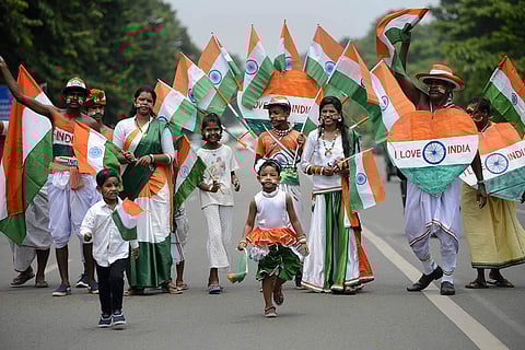 Members of ‘Vande Mataram’ street theatre group performing a play ‘Meri Jaan Hindustan’ on the eve of Independence Day at Mahatma Gandhi Marg in Bhubaneswar on Saturday. (Photo | Biswanath Swain)