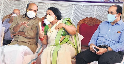 Kerala Industries minister P Rajeeve and Khadi Board chairperson Shobana George during the 75th Independence Day celebrations at Khadi Tower. (Photo| EPS)
