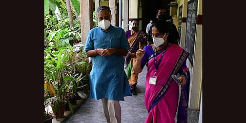 Minister BC Nagesh visited Vani Vilas Girls College for inspection | Shriram BN