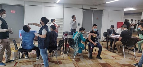 Afghan returnees get vaccinated against polio in New Delhi. (Photo| Twitter/ @mansukhmandviya)