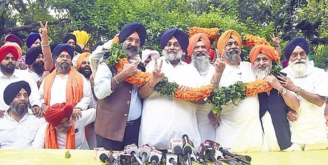 Sukhbir Singh Badal and Delhi SAD leaders celebrate the poll victory | Parveen Negi