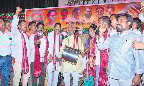 Haryana Governor Bandaru Dattatreya takes part in an Athmeeya Satkara Sabha organised at a private function hall in Jammikunta, on Thursday