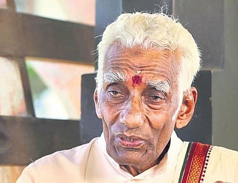 Kathakali maestro Nelliyodu, known for portraying evil characters, no more