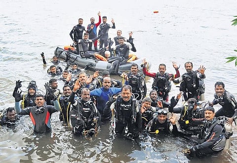Scuba divers of Kerala Fire and Rescue Services dept training in the Periyar River near Thadikkadavu Bridge in Aluva | A Sanesh